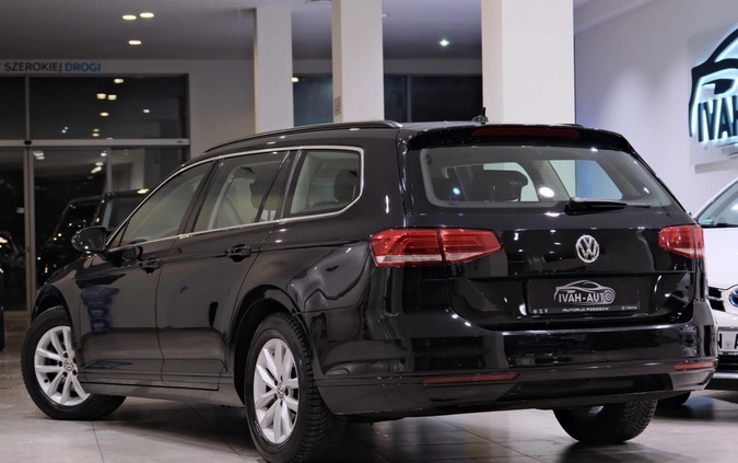 Volkswagen Passat cena 49900 przebieg: 299000, rok produkcji 2016 z Ozimek małe 631